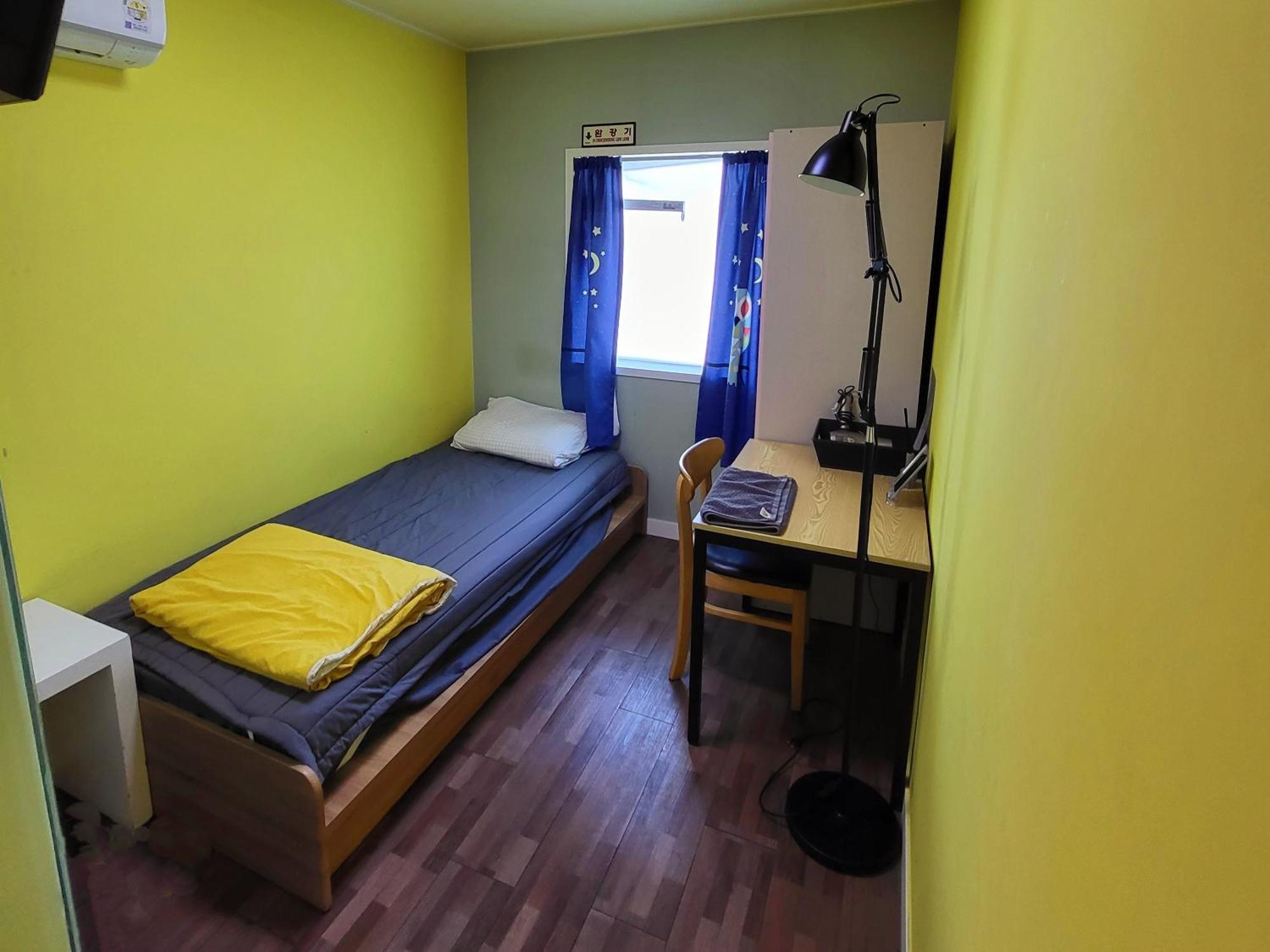 24 Guesthouse Sinchon Avenue Seoul Ruang foto