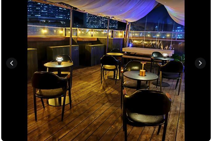 24 Guesthouse Sinchon Avenue Seoul Bagian luar foto