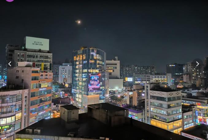 24 Guesthouse Sinchon Avenue Seoul Bagian luar foto