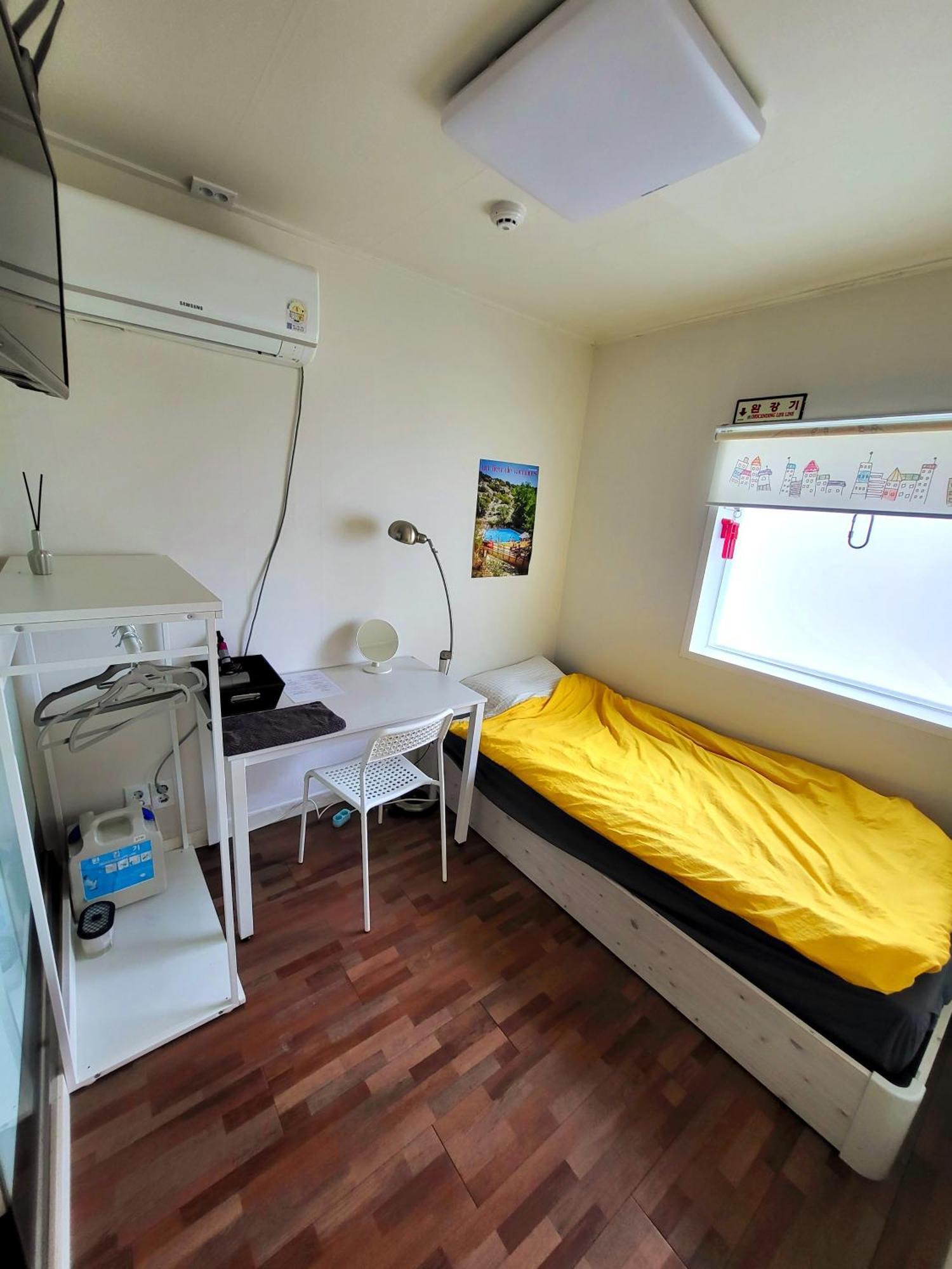 24 Guesthouse Sinchon Avenue Seoul Ruang foto