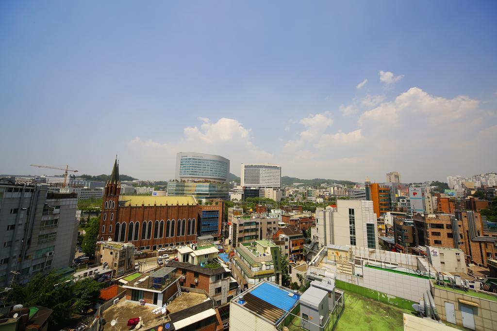 24 Guesthouse Sinchon Avenue Seoul Bagian luar foto