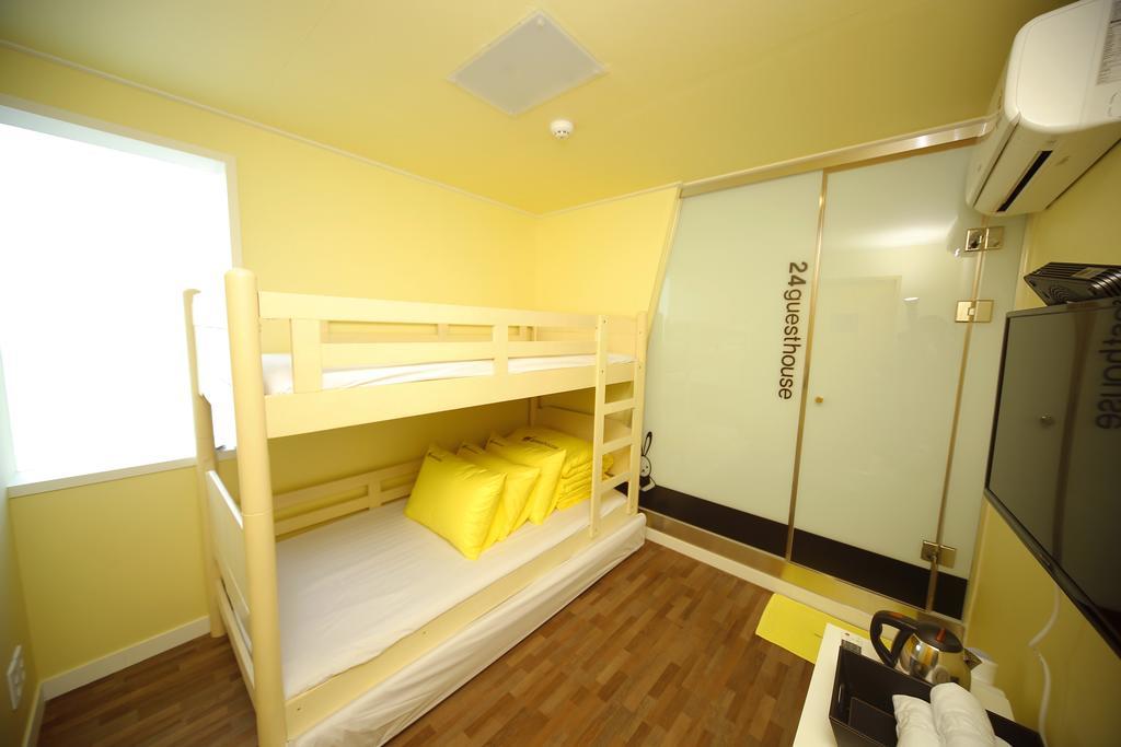 24 Guesthouse Sinchon Avenue Seoul Ruang foto